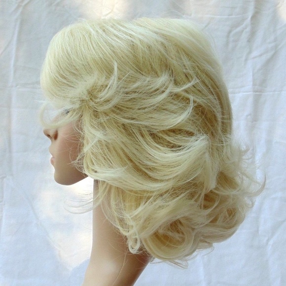 Short Blonde fluffy Waves High Heat Resistant Wig
